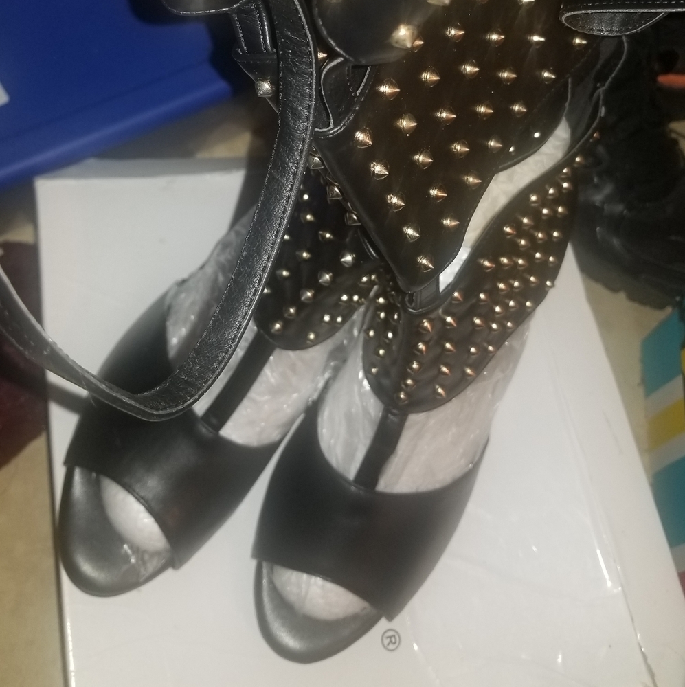 Brand new shoe boots